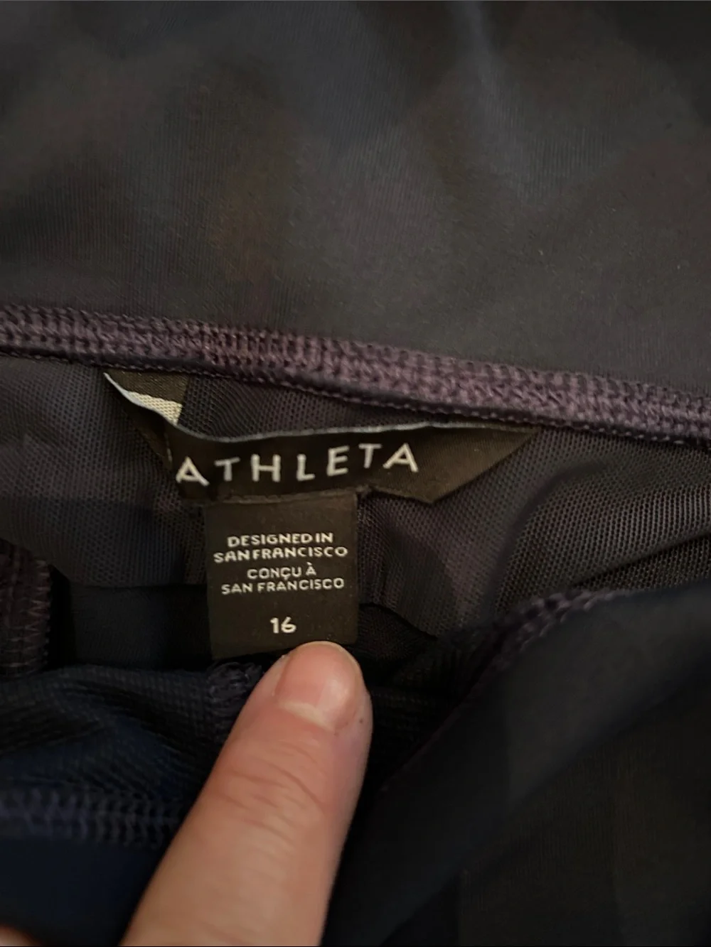 Athleta Women’s Navy Cargo Pants with Zip Pockets NWOT